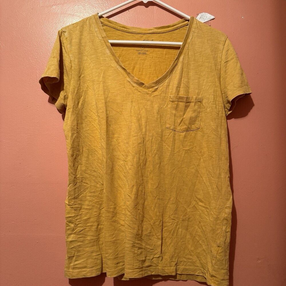 Universal Thread Womens TShirt S Small Yellow V Neck Short Sleeve Tee Shirt